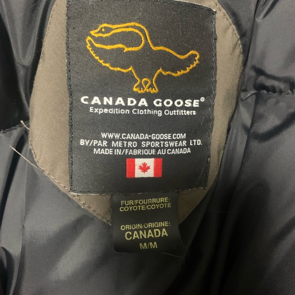 Canadian goose jacket for sale , worn only a couple times  , doesn’t fit perfect - Picture 5 of 7